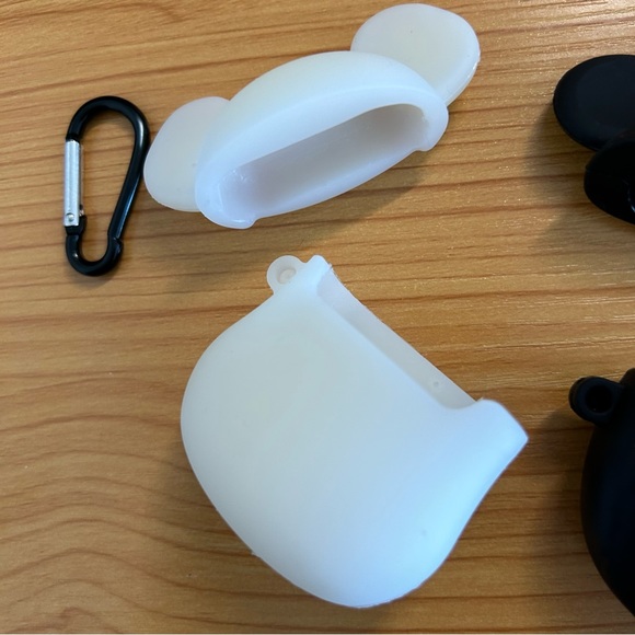 Set of 2 - New Apple Airpod Gen 1/2 Case - Picture 6 of 13